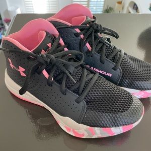 Girls UA basketball high top sneakers sz 4.5